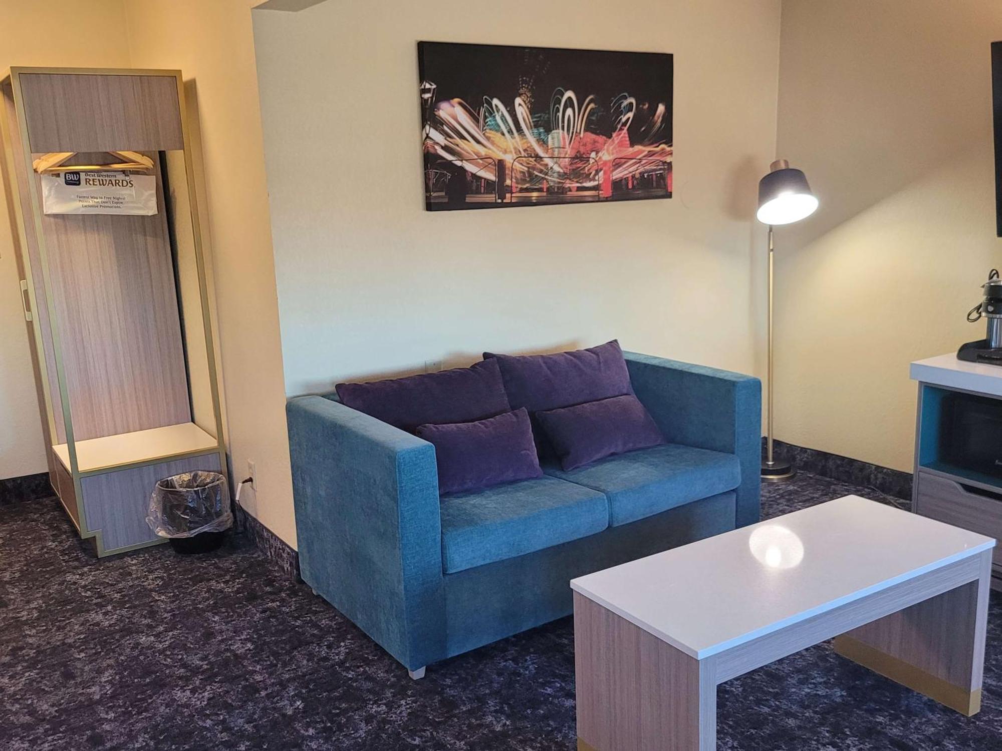 Best Western Plus Altoona Inn Bagian luar foto