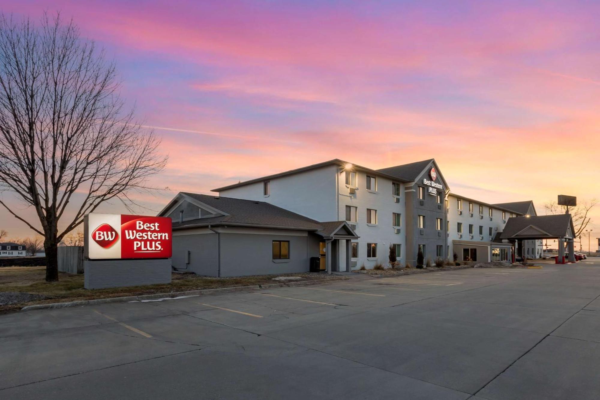 Best Western Plus Altoona Inn Bagian luar foto